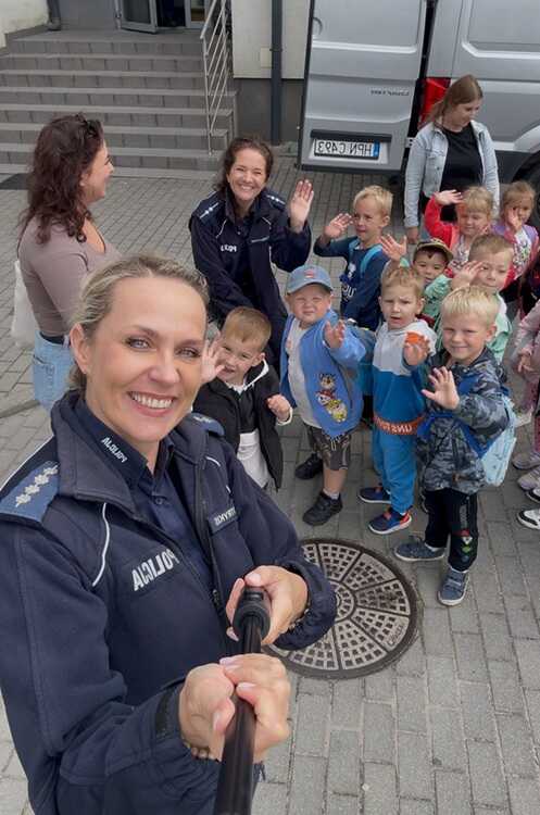 Wejherowo – Odwiedziny grupy „Sówek” w wejherowskiej komendzie