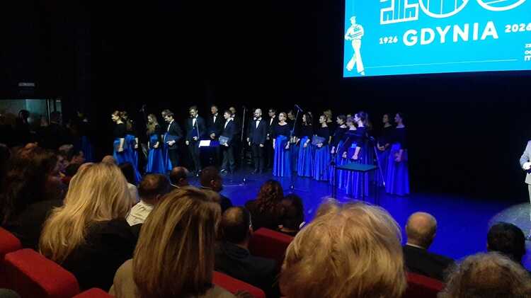 Akademicki Chór Uniwersytetu Morskiego w Gdyni zachwycił zebranych swoim występem - Trojmiasto.city