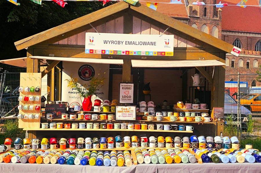 Stoisko Olkuskich Wyrobów Emaliowanych nr 848 na Jarmarku Dominikańskim w Gdańsku